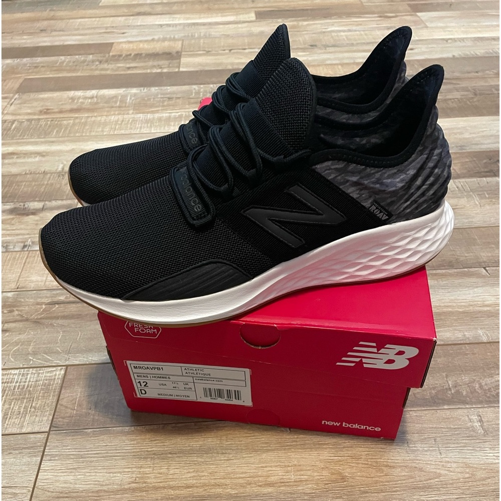 New Balance Mens Fresh Foam Roav Black/grey size 12